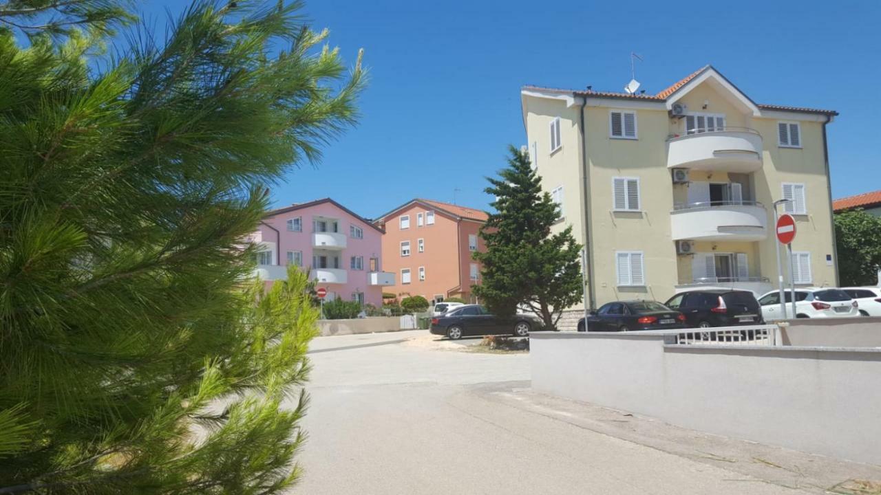 Apartamento Zagi Povljana Exterior foto